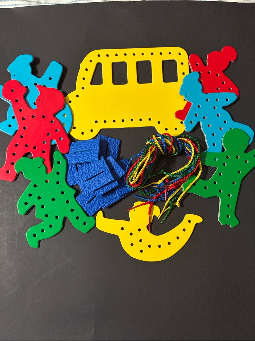 School Bus & Kids Lacing Shapes (set of 9)